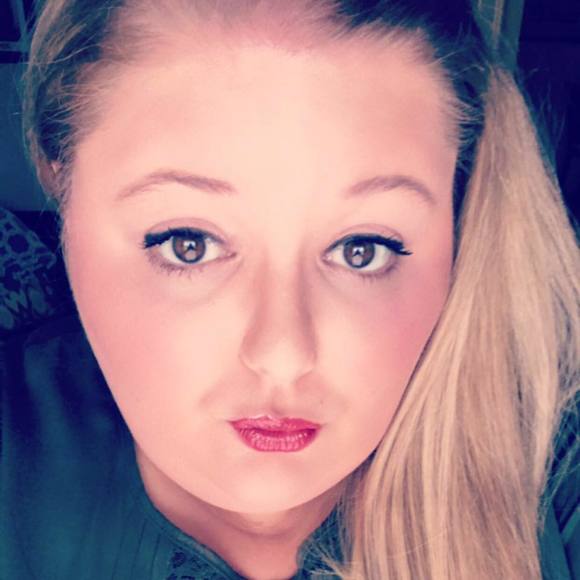 Meet your Posher, Katie - Picture 1 of 1